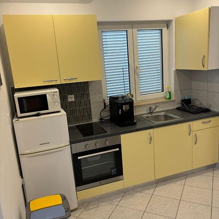 קוסטרנה Apartments Lota מראה חיצוני תמונה
