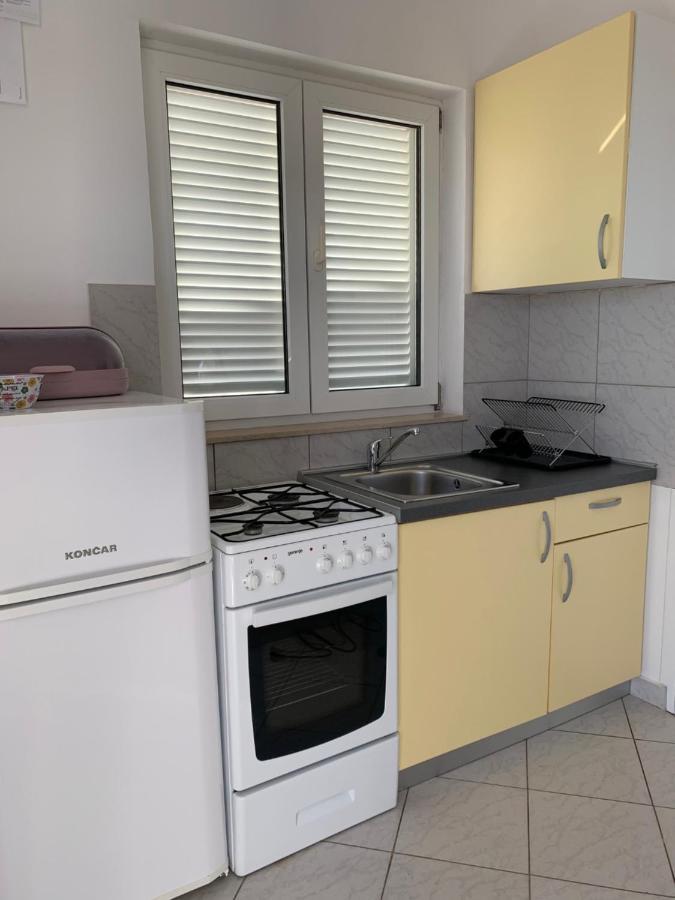 קוסטרנה Apartments Lota מראה חיצוני תמונה