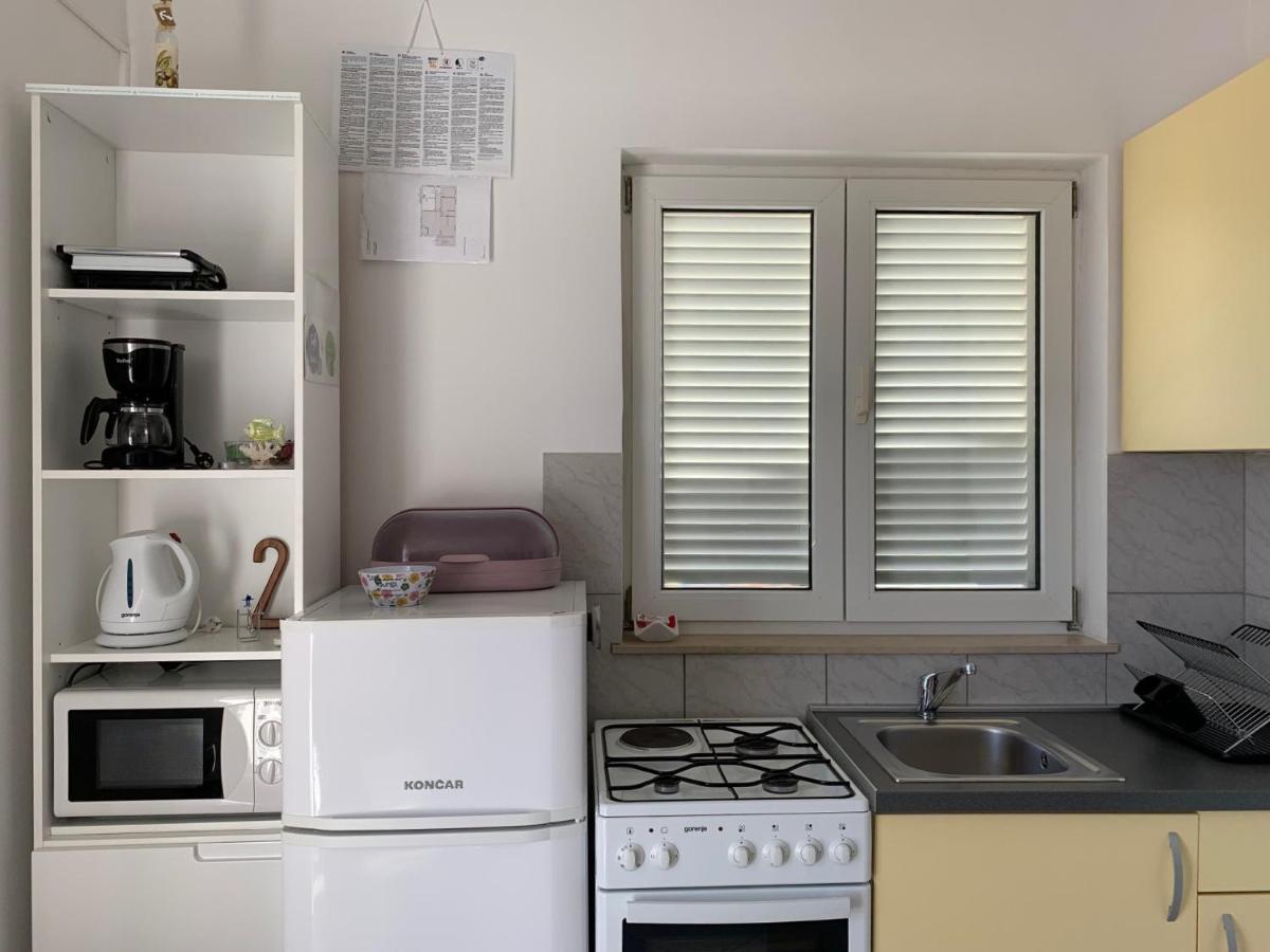 קוסטרנה Apartments Lota מראה חיצוני תמונה